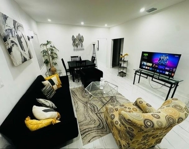 55 Nw 47th Street - Photo Thumbnail 12