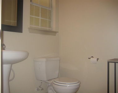 12660 Bay Avenue - Photo Thumbnail 6