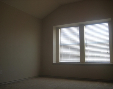 12660 Bay Avenue - Photo Thumbnail 23