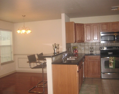 12660 Bay Avenue - Photo Thumbnail 4