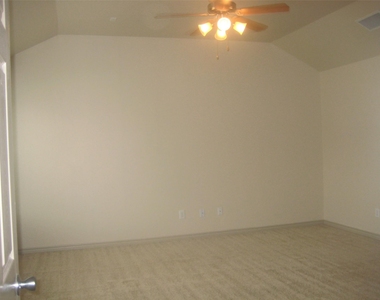 12660 Bay Avenue - Photo Thumbnail 11