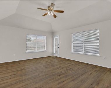 2140 Teal Court - Photo Thumbnail 14