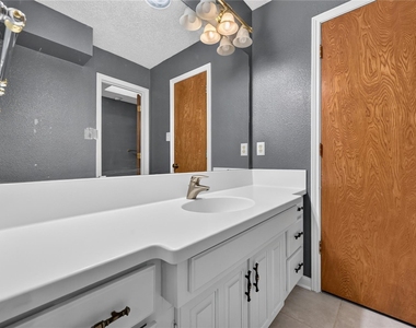 1226 Ranch Valley Drive - Photo Thumbnail 29