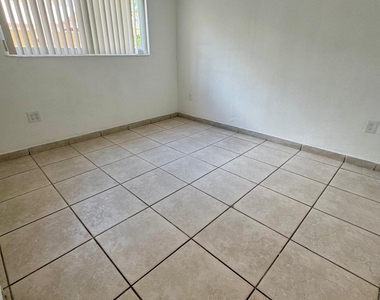 2441 Nw 13th Street - Photo Thumbnail 9
