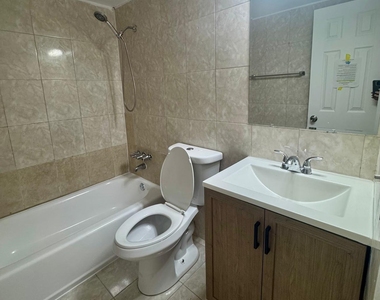 2441 Nw 13th Street - Photo Thumbnail 7
