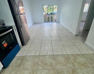2441 Nw 13th Street - Photo Thumbnail 4