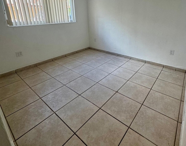 2441 Nw 13th Street - Photo Thumbnail 6