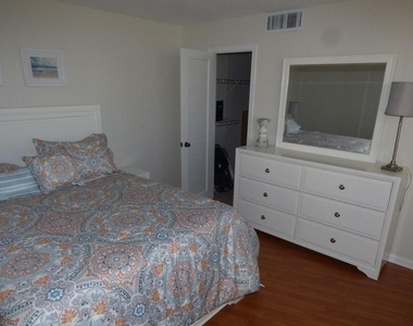 2800 N Ocean Drive - Photo Thumbnail 5