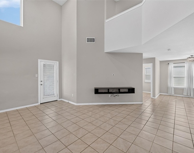 1518 Illinois Avenue - Photo Thumbnail 12
