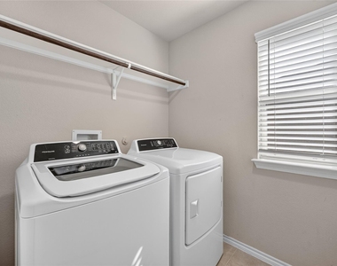 1518 Illinois Avenue - Photo Thumbnail 24