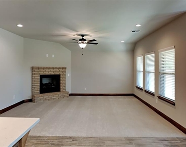 10528 Nw 41st Street - Photo Thumbnail 5