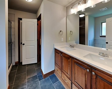 10528 Nw 41st Street - Photo Thumbnail 10