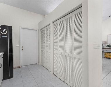 12842 Meadowbend Drive - Photo Thumbnail 35
