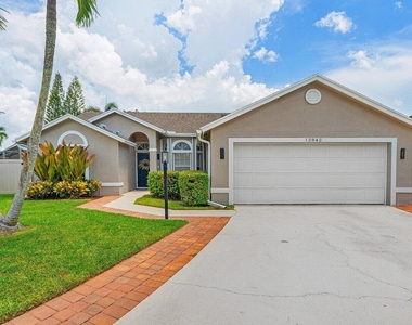 12842 Meadowbend Drive - Photo Thumbnail 17