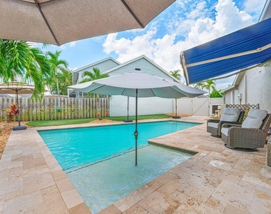 12842 Meadowbend Drive - Photo Thumbnail 39