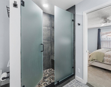 12842 Meadowbend Drive - Photo Thumbnail 25