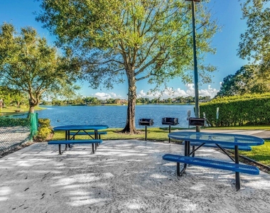 12842 Meadowbend Drive - Photo Thumbnail 16