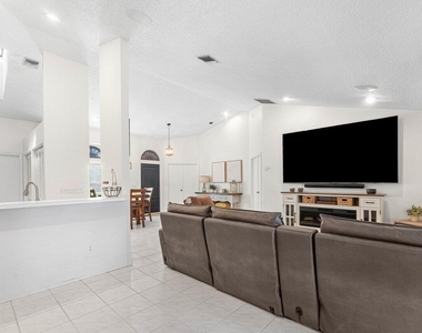 12842 Meadowbend Drive - Photo Thumbnail 34