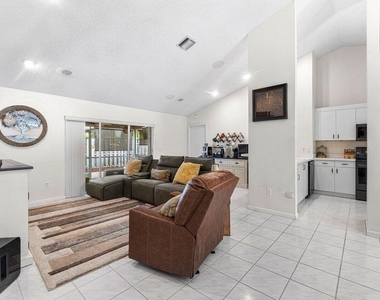 12842 Meadowbend Drive - Photo Thumbnail 33