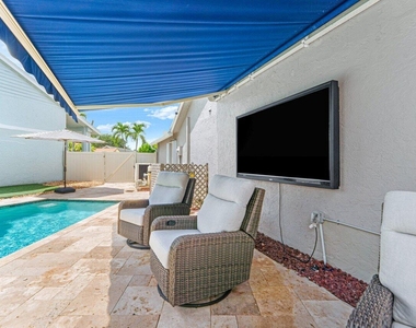 12842 Meadowbend Drive - Photo Thumbnail 40