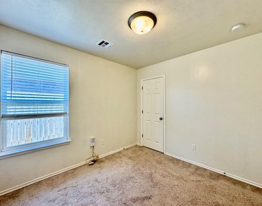 11656 Nw 134th Street - Photo Thumbnail 13