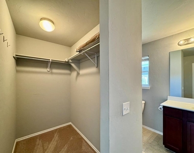 11656 Nw 134th Street - Photo Thumbnail 11