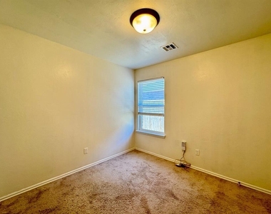 11656 Nw 134th Street - Photo Thumbnail 12