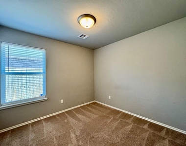 11656 Nw 134th Street - Photo Thumbnail 15
