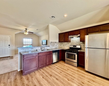 11656 Nw 134th Street - Photo Thumbnail 6