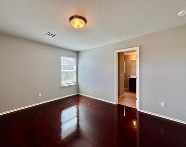 11656 Nw 134th Street - Photo Thumbnail 9