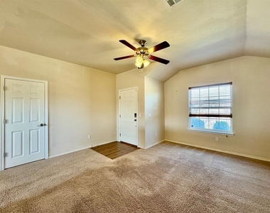 11656 Nw 134th Street - Photo Thumbnail 2