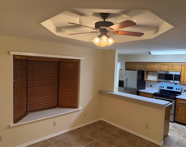 1058 E Jefferson Street - Photo Thumbnail 12