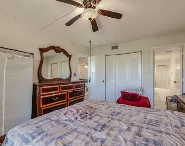 5570 Nw 44th Street - Photo Thumbnail 11