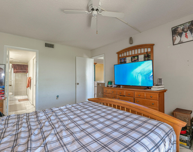 5570 Nw 44th Street - Photo Thumbnail 15