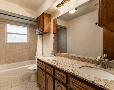722 W Perry Drive - Photo Thumbnail 7