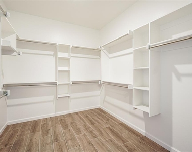 528 Nw 175th Street - Photo Thumbnail 13