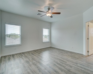 528 Nw 175th Street - Photo Thumbnail 8