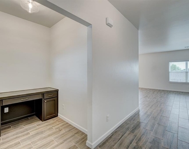 528 Nw 175th Street - Photo Thumbnail 1