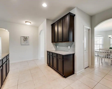 808 Oak Valley - Photo Thumbnail 6