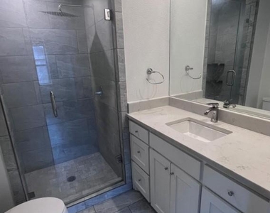 3129 Pinewood Drive - Photo Thumbnail 5