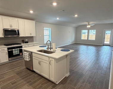 5408 Locke Drive - Photo Thumbnail 8