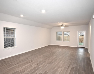 5408 Locke Drive - Photo Thumbnail 5