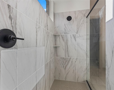 15627 Rue Drive - Photo Thumbnail 21