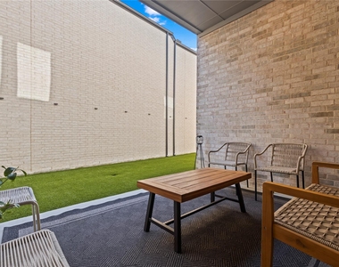 15627 Rue Drive - Photo Thumbnail 33