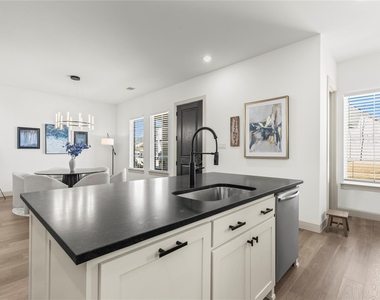 15627 Rue Drive - Photo Thumbnail 6
