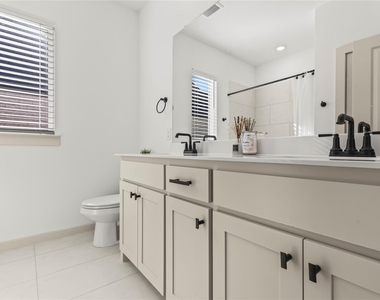 15627 Rue Drive - Photo Thumbnail 28