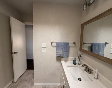 6007 Gaelic Glen Drive - Photo Thumbnail 21