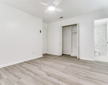 1606 W Shore Drive - Photo Thumbnail 17