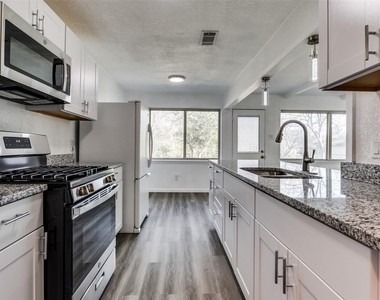 1606 W Shore Drive - Photo Thumbnail 12