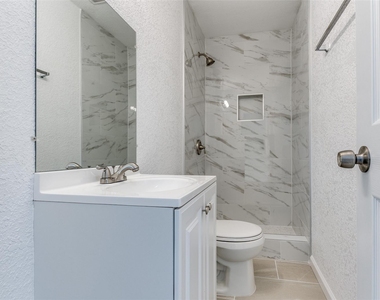 1606 W Shore Drive - Photo Thumbnail 15